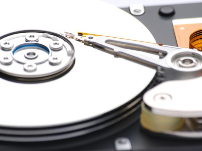 Wir f&uuml;hren die Datenrettung professionell durch. Dabei lassen wir die Original-Datentr&auml;ger unver&auml;ndert um im Zweifel auch eine Datenrettung im IT-Labor durchf&uuml;hren zu k&ouml;nnen.