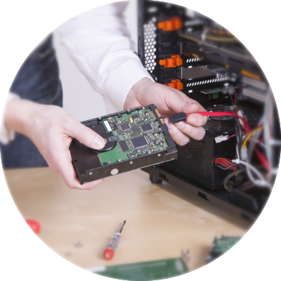 Wir reparieren PCs, Laptops und retten regelm&auml;&szlig;ig Daten.